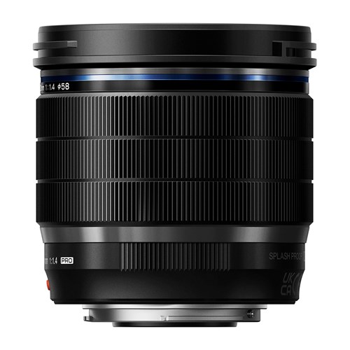 C03_20mmF14_BLK_Leftside