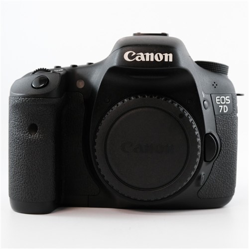 Canon-EOS-7D-Body-01
