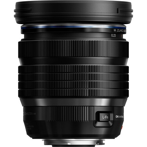 OM-System-8-25mm-F4-Pro-Black-Lens-02
