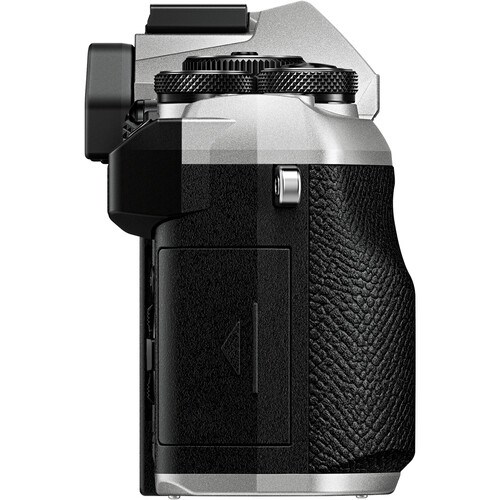 OM-System-OM-5-Mark-II-Silver-12-45mm-Lens-Kit-06