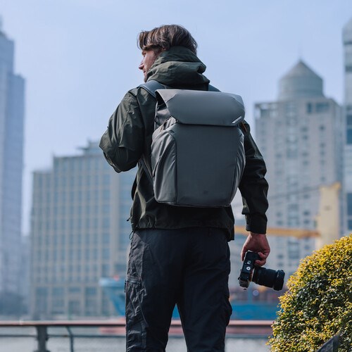 PGYTECH-OneGo-2-20L-Matte-Black-Backpack-03