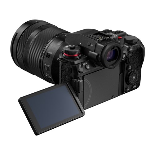 Panasonic-S1RII-24-105mm-Kit-03