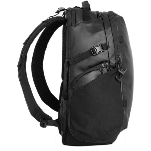 Wandrd-Stratus-Photo-18-Black-Backpack-02