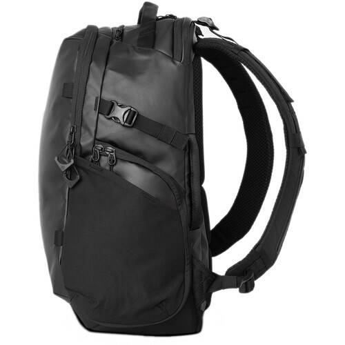 Wandrd-Stratus-Photo-18-Black-Backpack-03