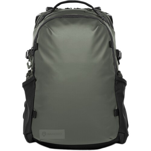 Wandrd-Stratus-Photo-18-Wasatch-Green-Backpack-01