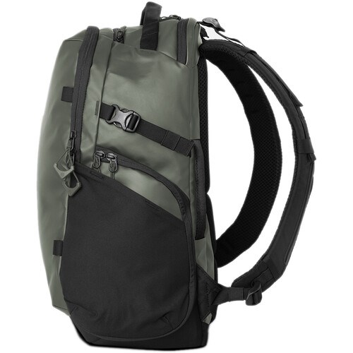 Wandrd-Stratus-Photo-18-Wasatch-Green-Backpack-02