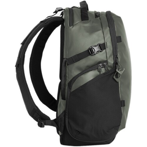 Wandrd-Stratus-Photo-18-Wasatch-Green-Backpack-03