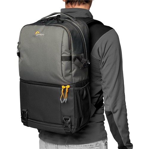 camera-backpack-lowepro-fastpack-bp-250-aw-iii-lp37332-pww-onbody-rgb-05