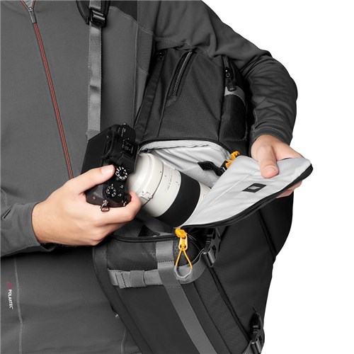 camera-backpack-lowepro-fastpack-bp-250-aw-iii-lp37333-pww-quickdoor-stage1-rgb-06