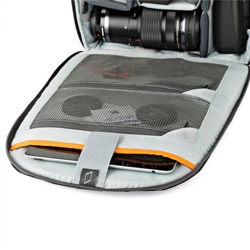 camera-backpacks-m-trekker-bp-150-tablet-sq-lp37136-config